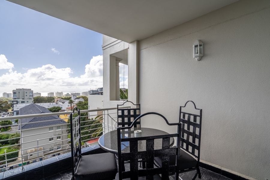 2 Bedroom Property for Sale in Green Point Western Cape